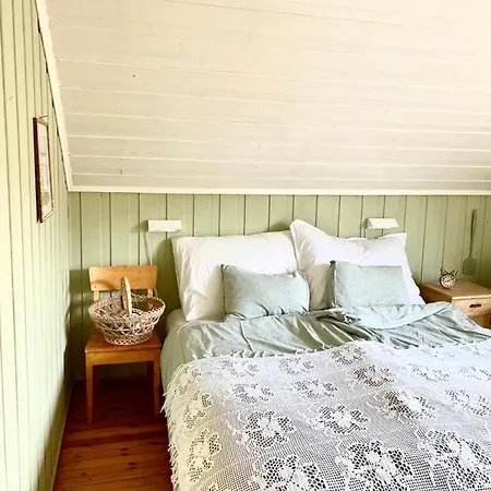 Stort Og Autentisk Hus I - Kort Vei Til Lom! Hébergement de vacances
