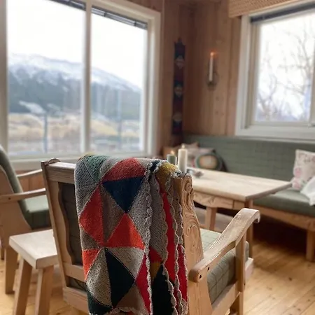 Stort Og Autentisk Hus I - Kort Vei Til Lom!