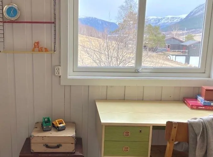Dom wakacyjny Stort Og Autentisk Hus I - Kort Vei Til Lom! Skjåk