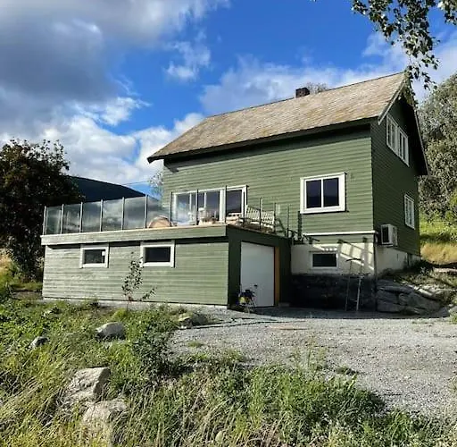 Stort Og Autentisk Hus I - Kort Vei Til Lom! Dom wakacyjny